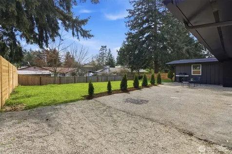 8102 Oakridge Drive SW Lakewood WA 98498