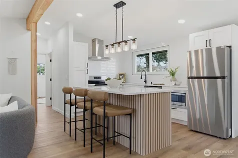 8102 Oakridge Drive SW Lakewood WA 98498
