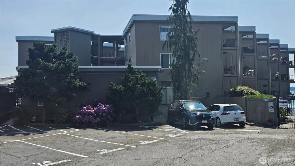 65 Kirkland Avenue Kirkland WA 98033