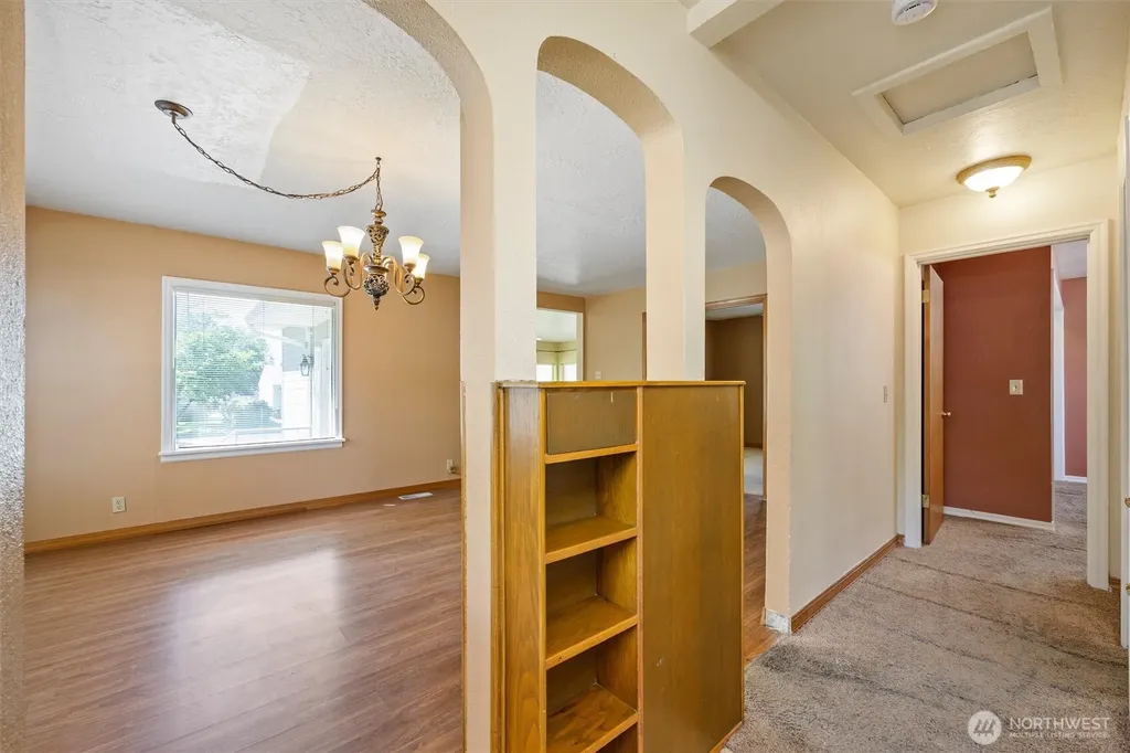 26 SW 13th College Place WA 99324