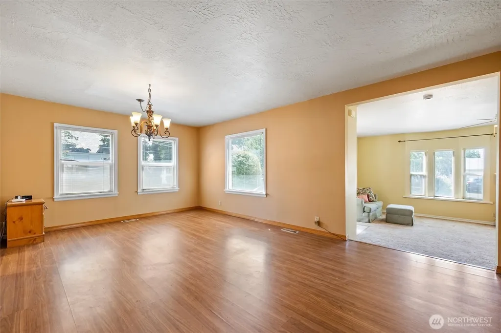 26 SW 13th College Place WA 99324
