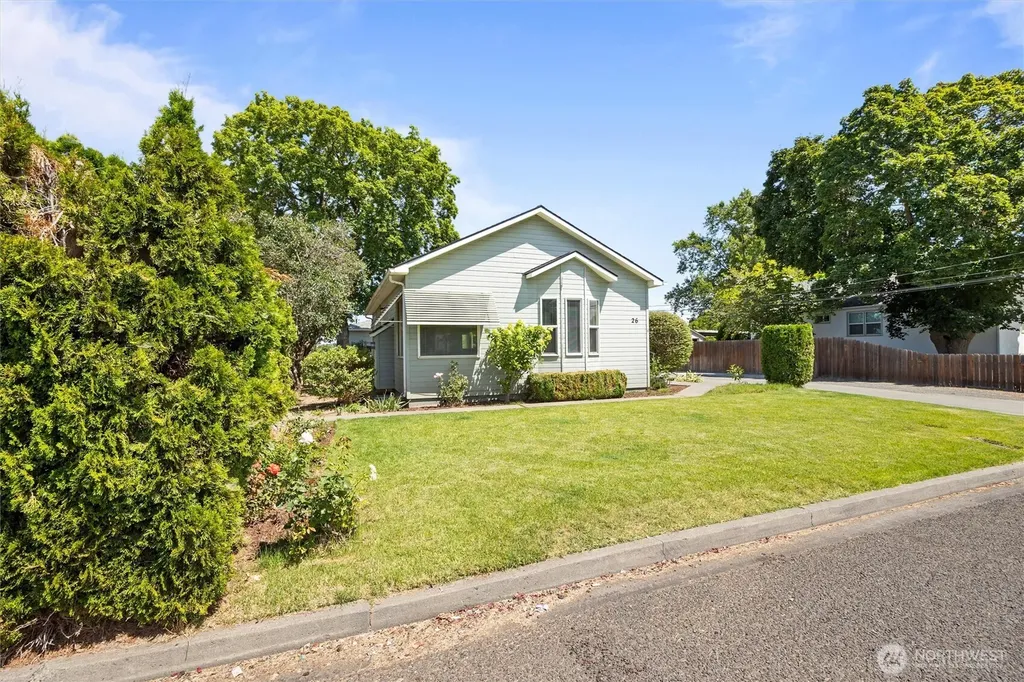 26 SW 13th College Place WA 99324