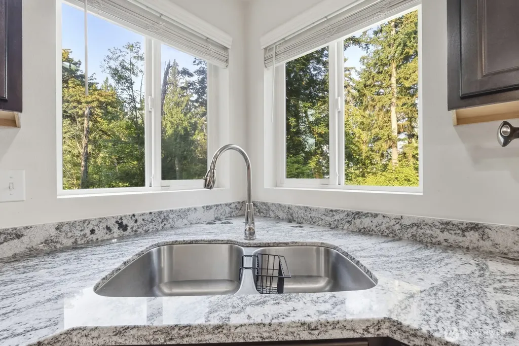 2111 Chesney Road E Tacoma WA 98445