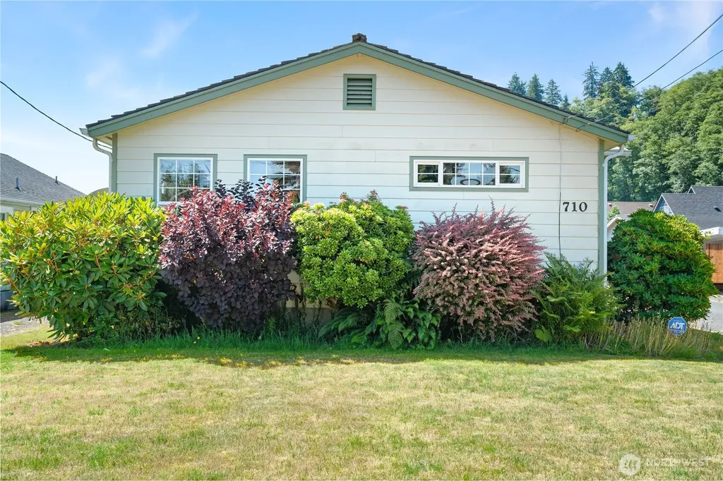 710 Perry Avenue Hoquiam WA 98550
