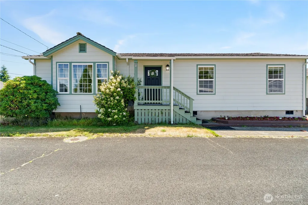 710 Perry Avenue Hoquiam WA 98550
