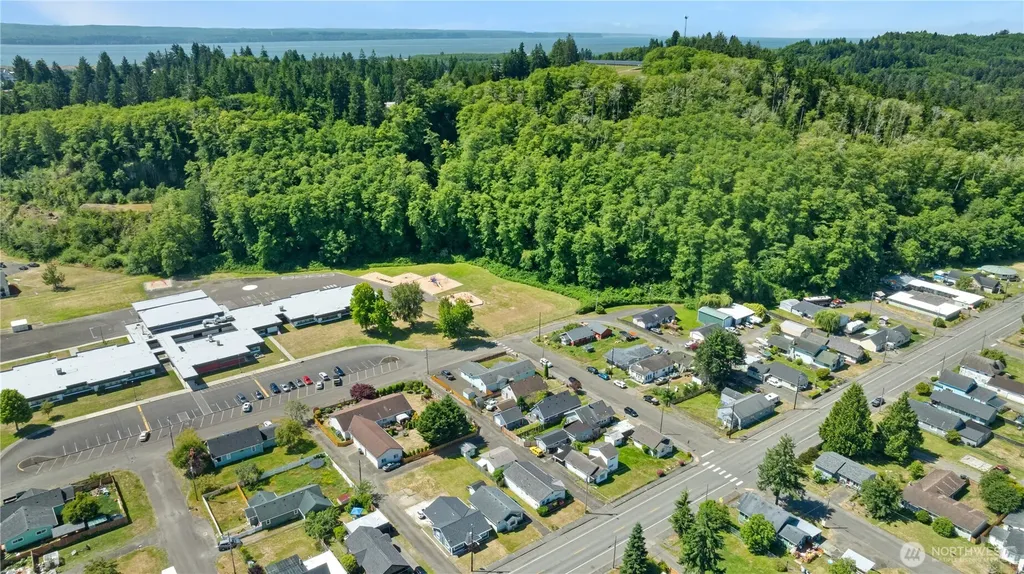 710 Perry Avenue Hoquiam WA 98550