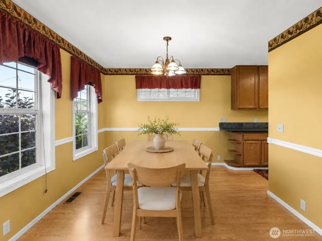 710 Perry Avenue Hoquiam WA 98550