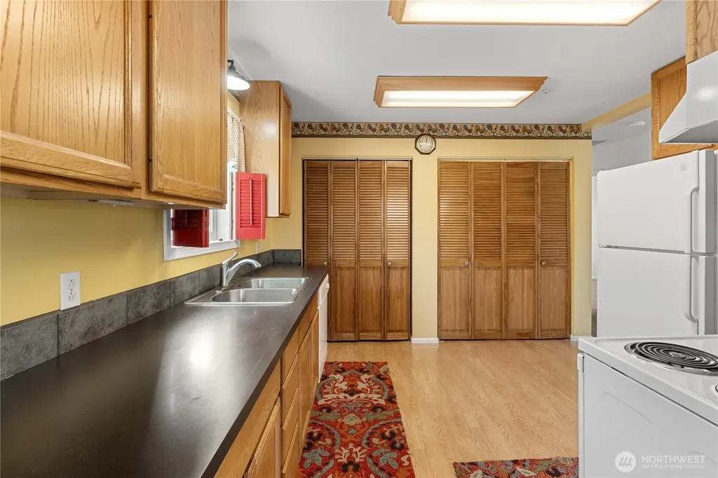 710 Perry Avenue Hoquiam WA 98550