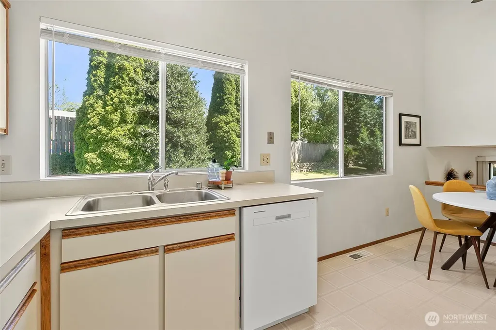 25312 45th Avenue S Kent WA 98032