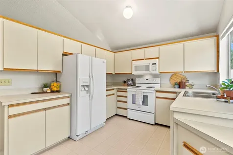 25312 45th Avenue S Kent WA 98032