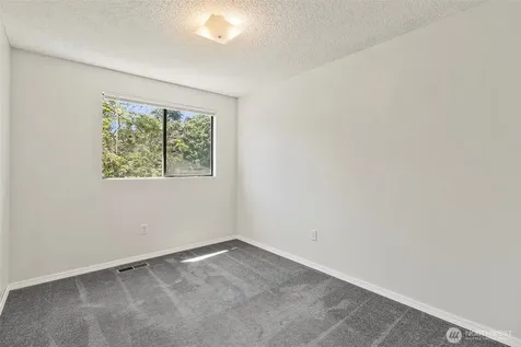 25312 45th Avenue S Kent WA 98032