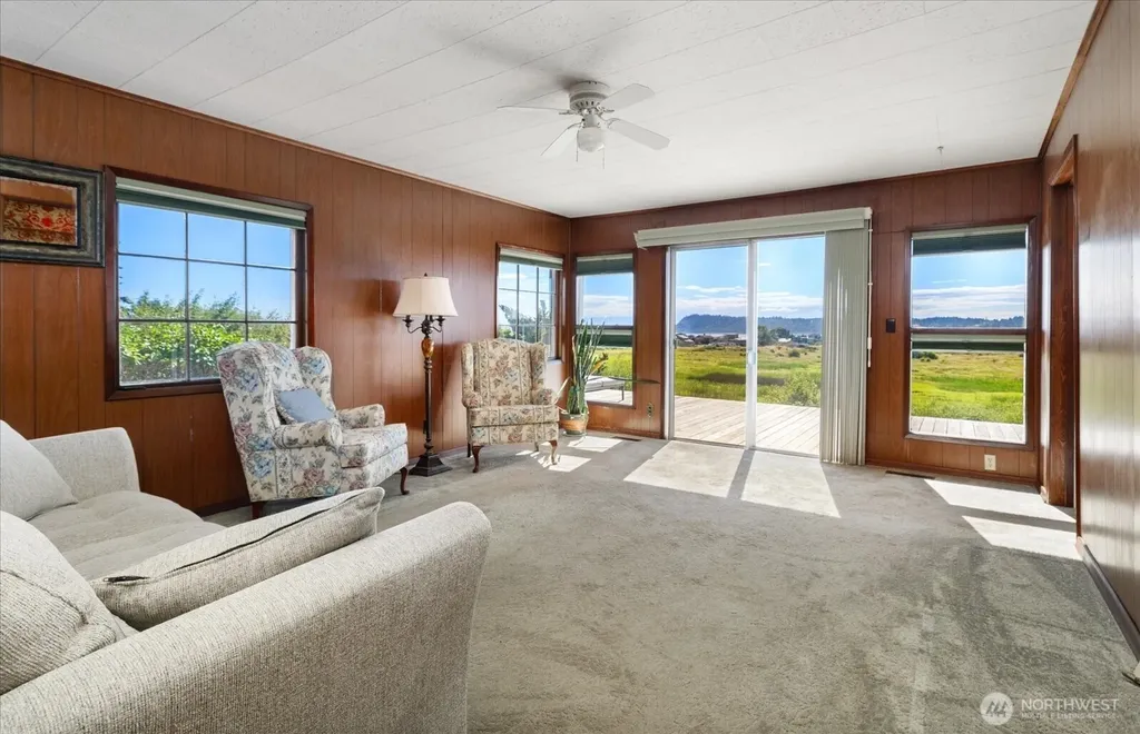 6054 Snapdragon Lane Clinton WA 98236