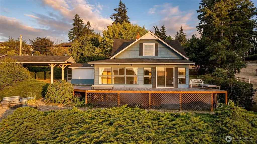 6054 Snapdragon Lane Clinton WA 98236
