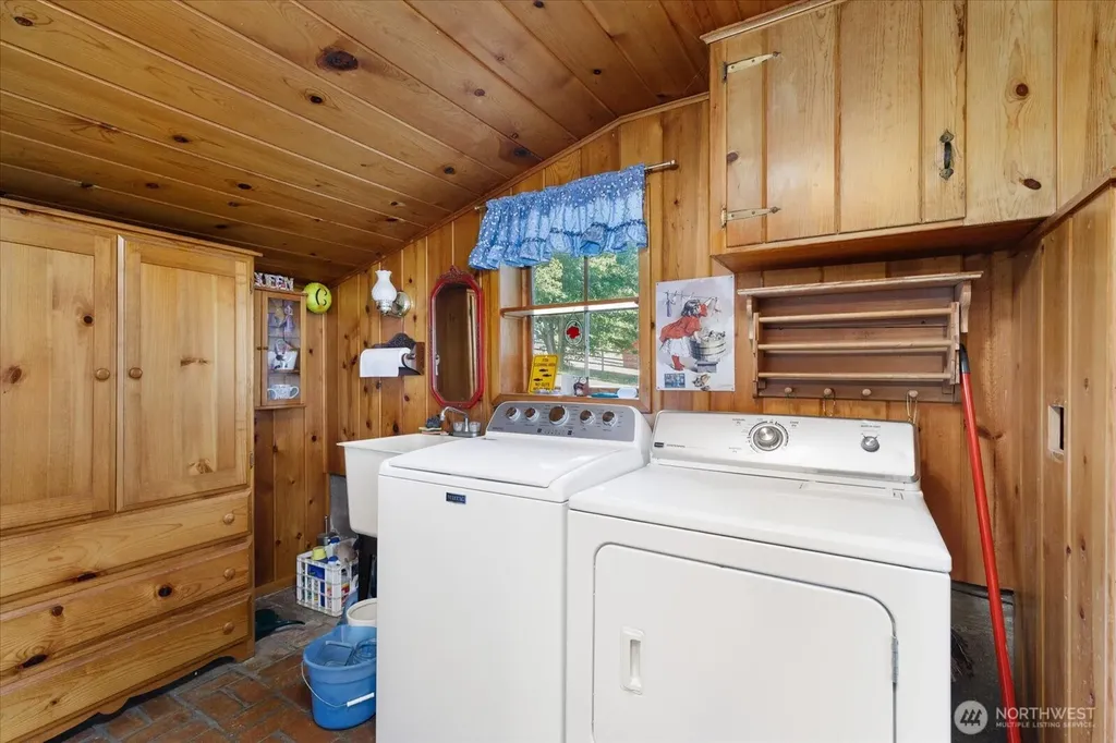 6054 Snapdragon Lane Clinton WA 98236