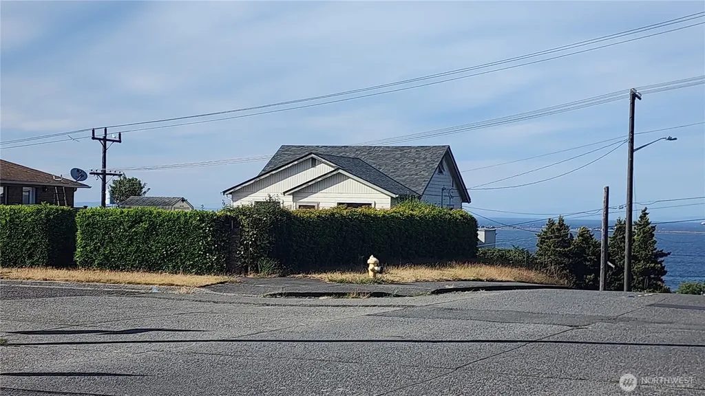 301 W 3rd Street Port Angeles WA 98362