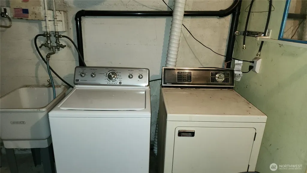 301 W 3rd Street Port Angeles WA 98362