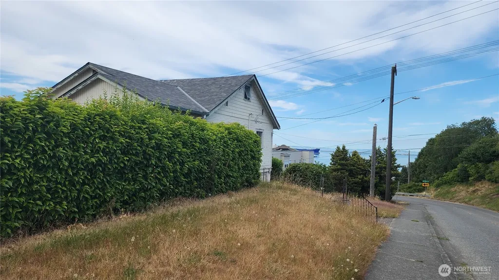 301 W 3rd Street Port Angeles WA 98362