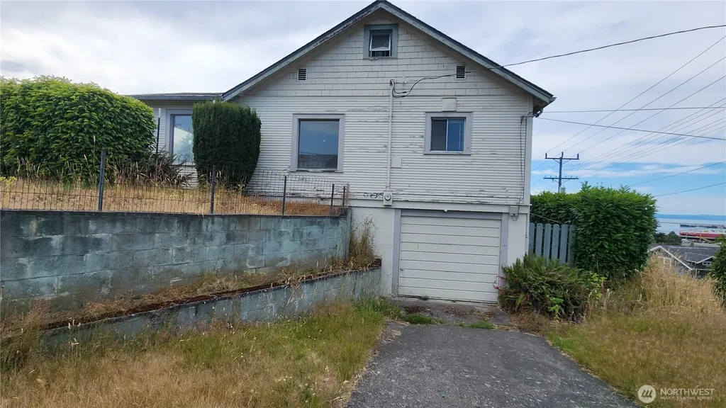 301 W 3rd Street Port Angeles WA 98362