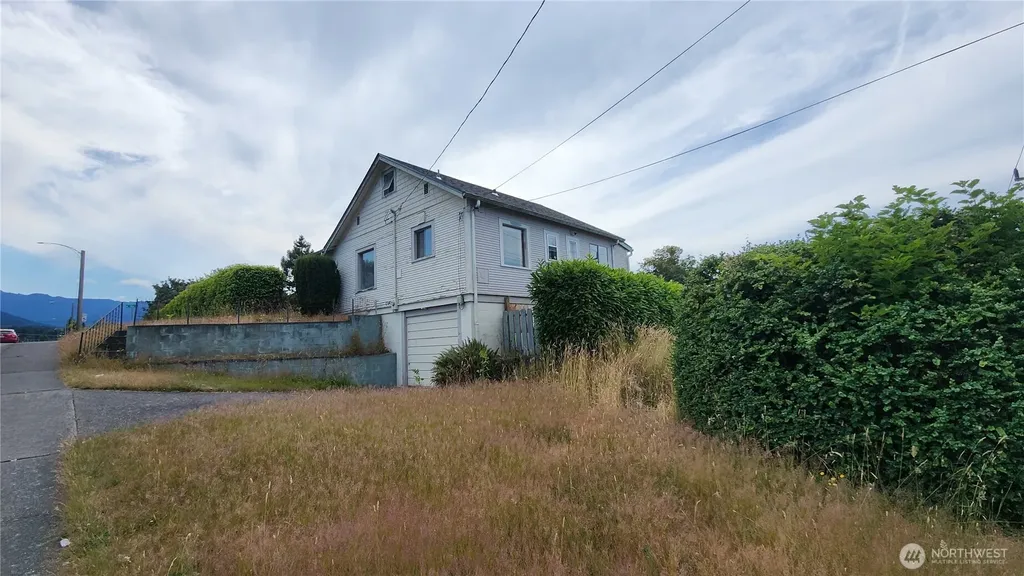 301 W 3rd Street Port Angeles WA 98362