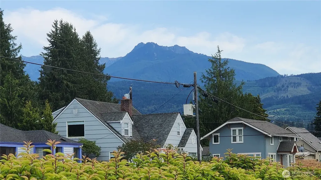 301 W 3rd Street Port Angeles WA 98362