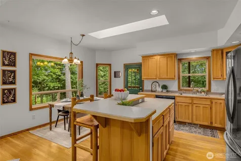745 George Taylor Road Silverlake WA 98645