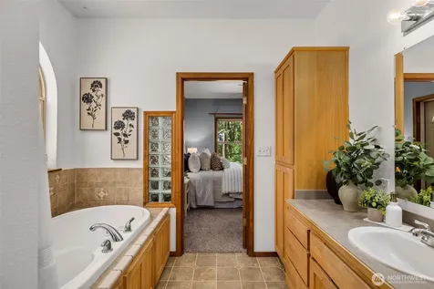 745 George Taylor Road Silverlake WA 98645