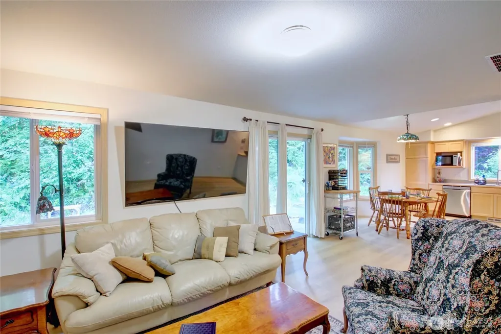 7674 Cedar Park Concrete WA 98237