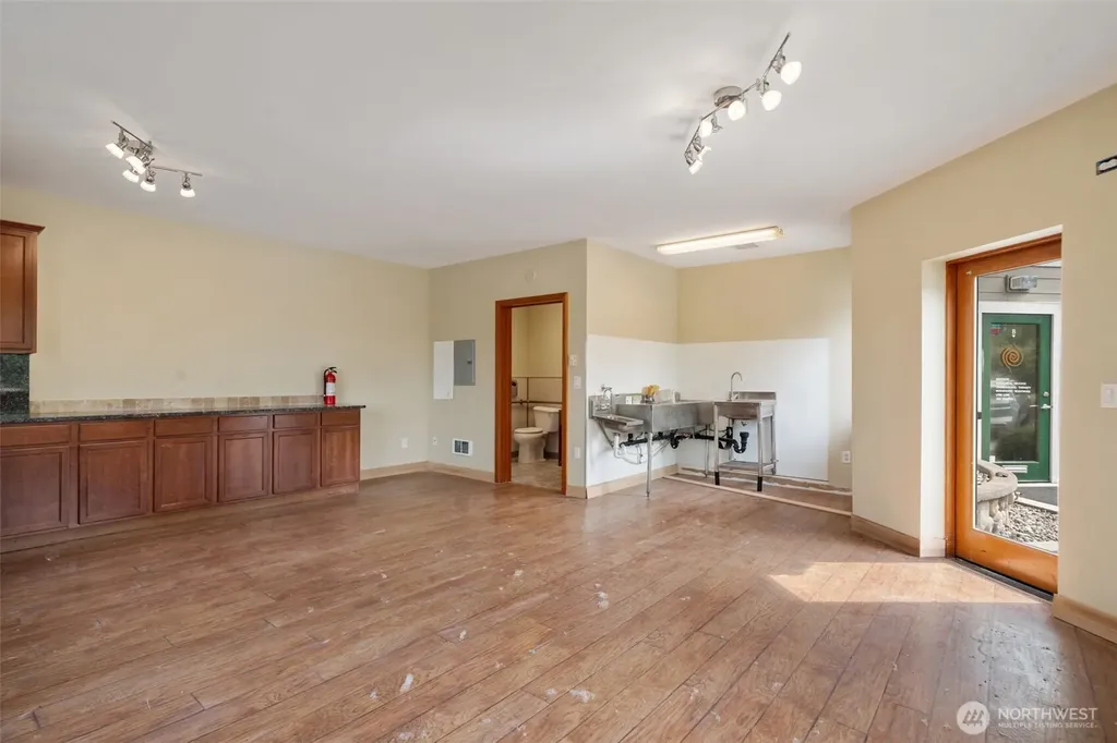 261043 Highway 101 Sequim WA 98382