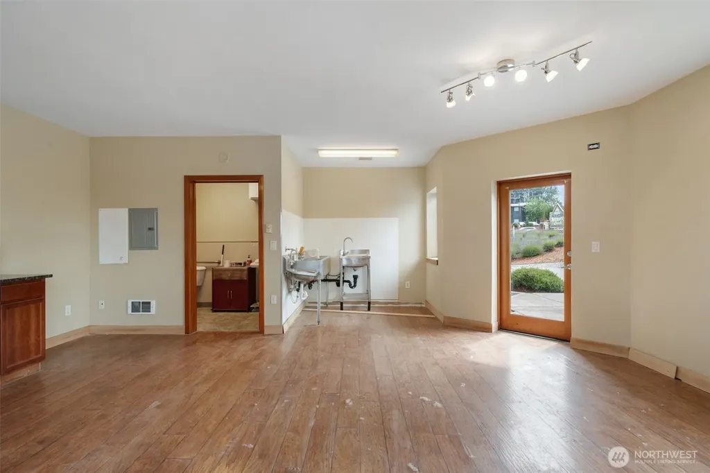 261043 Highway 101 Sequim WA 98382