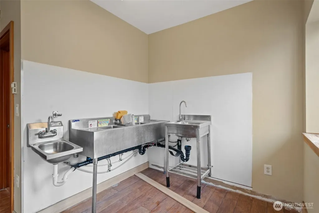 261043 Highway 101 Sequim WA 98382