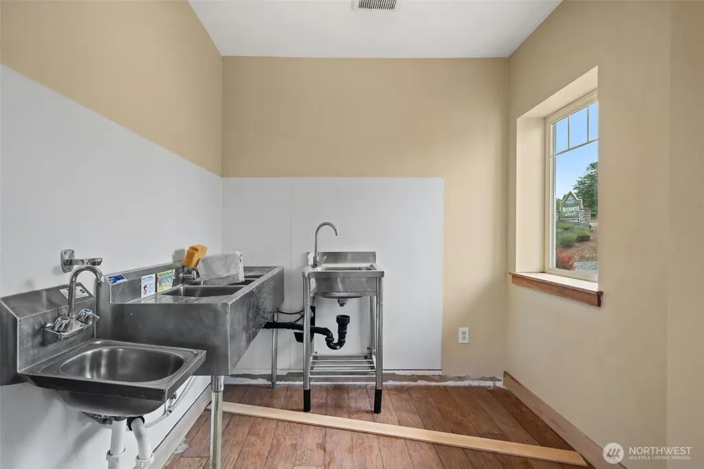 261043 Highway 101 Sequim WA 98382