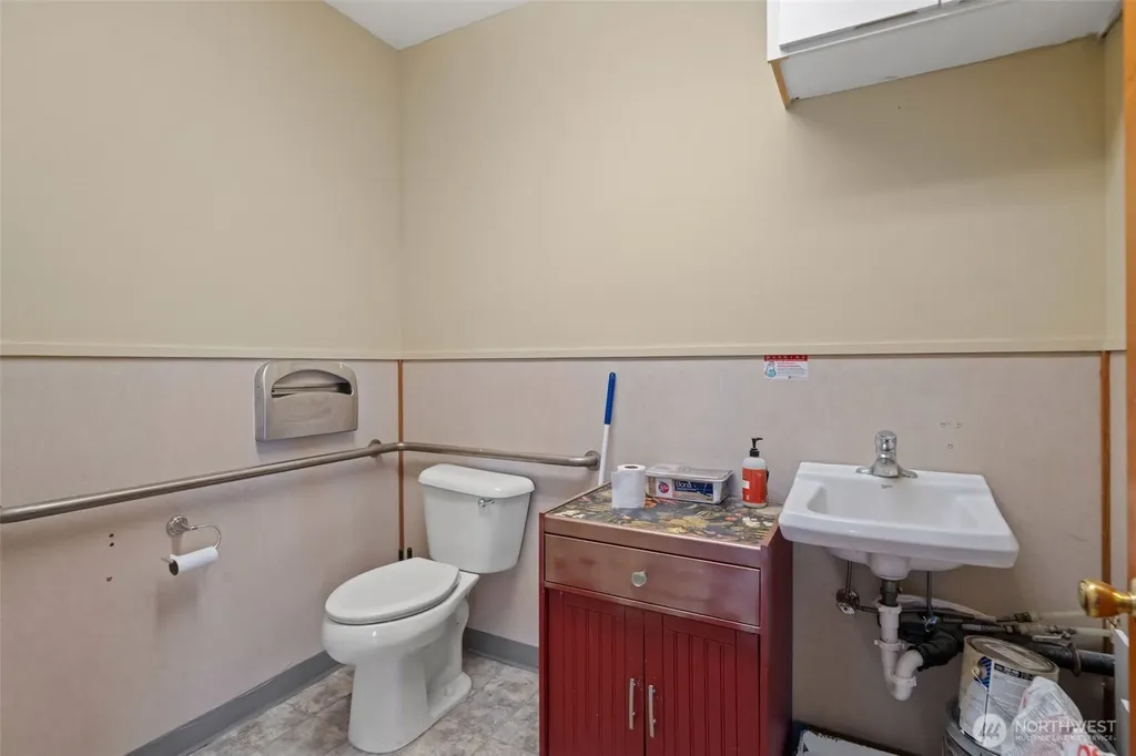 261043 Highway 101 Sequim WA 98382