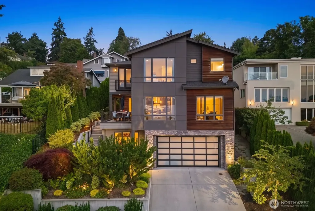 1525 36th Avenue S Seattle WA 98144