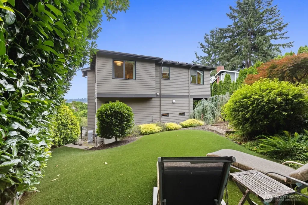1525 36th Avenue S Seattle WA 98144