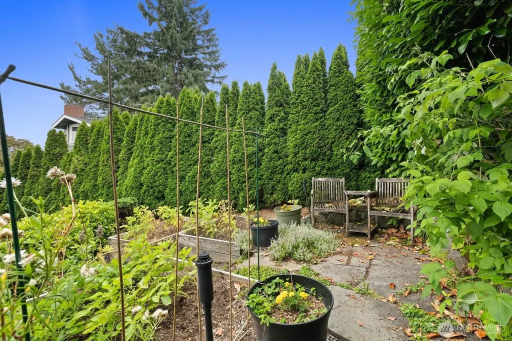 1525 36th Avenue S Seattle WA 98144