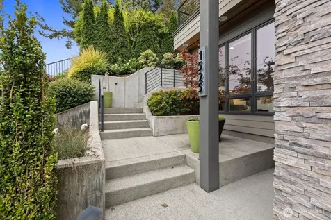 1525 36th Avenue S Seattle WA 98144