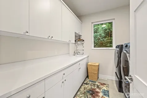 1525 36th Avenue S Seattle WA 98144