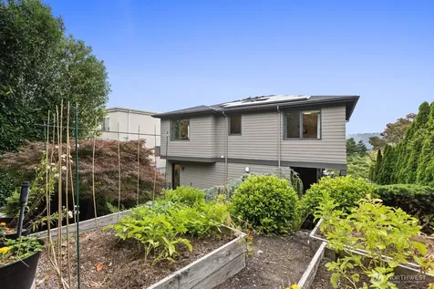 1525 36th Avenue S Seattle WA 98144
