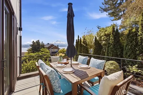 1525 36th Avenue S Seattle WA 98144