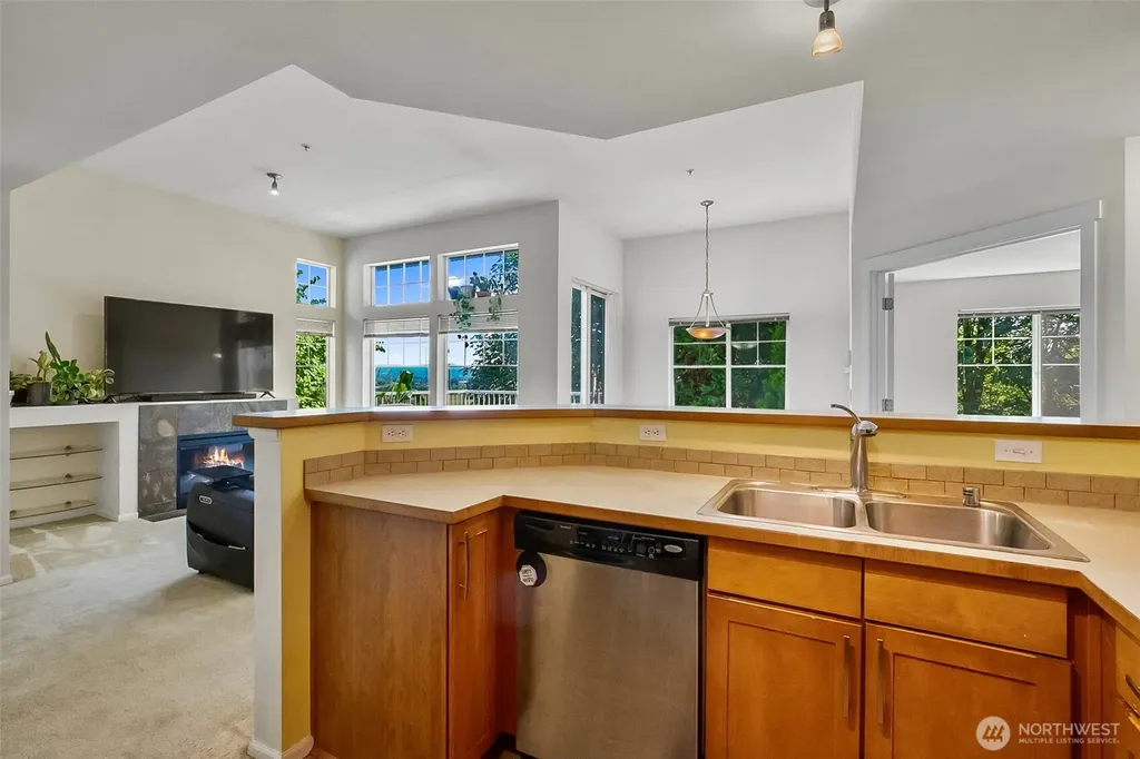 21250 40th Way S Seatac WA 98198