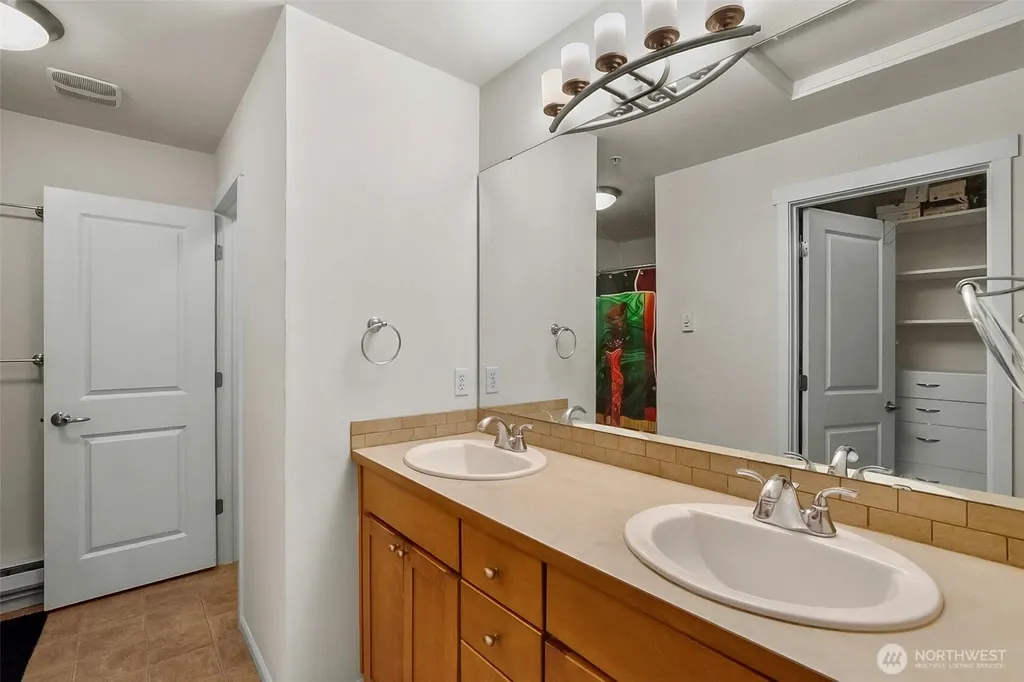 21250 40th Way S Seatac WA 98198