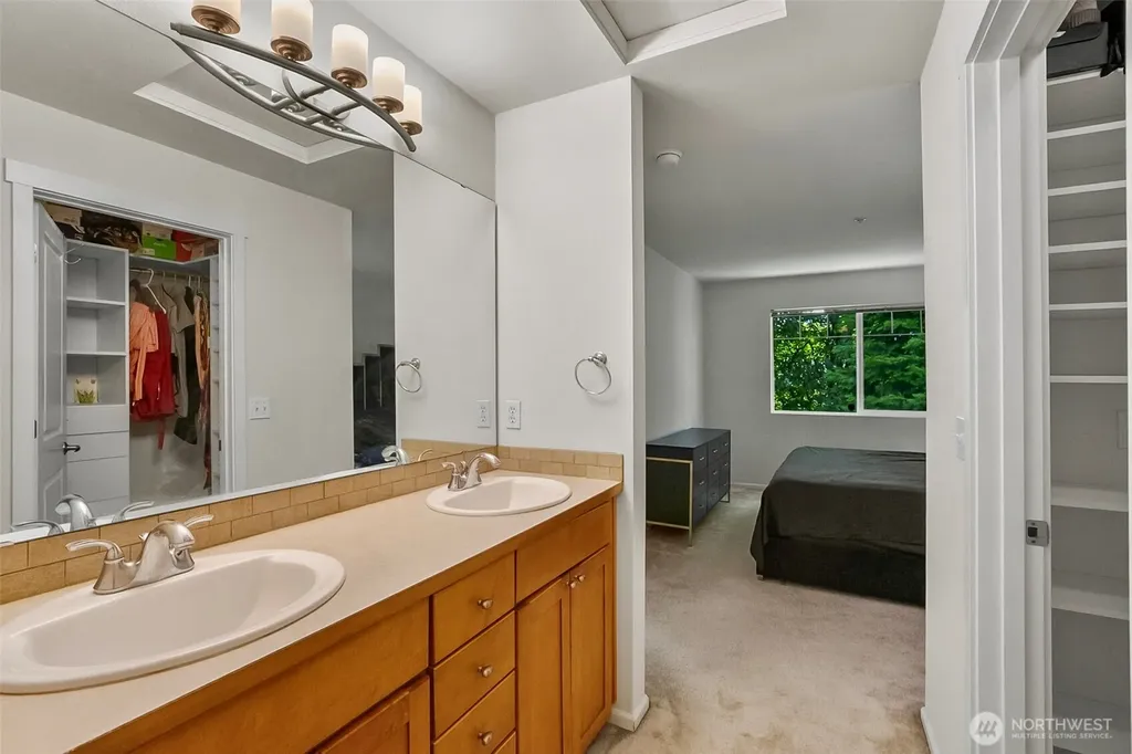 21250 40th Way S Seatac WA 98198