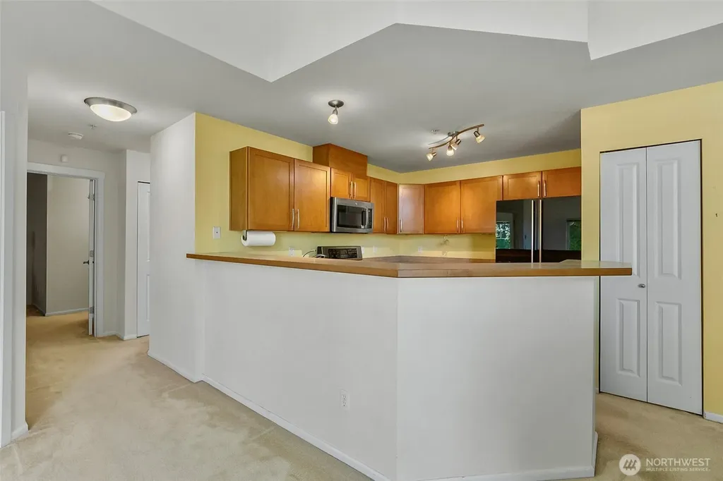 21250 40th Way S Seatac WA 98198