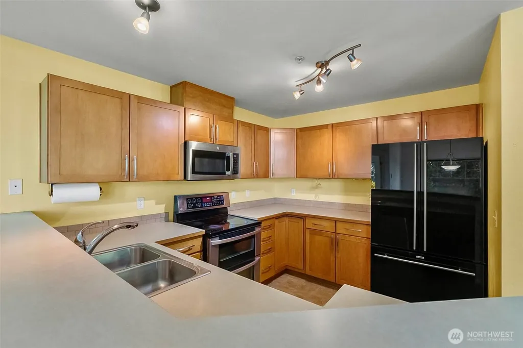 21250 40th Way S Seatac WA 98198