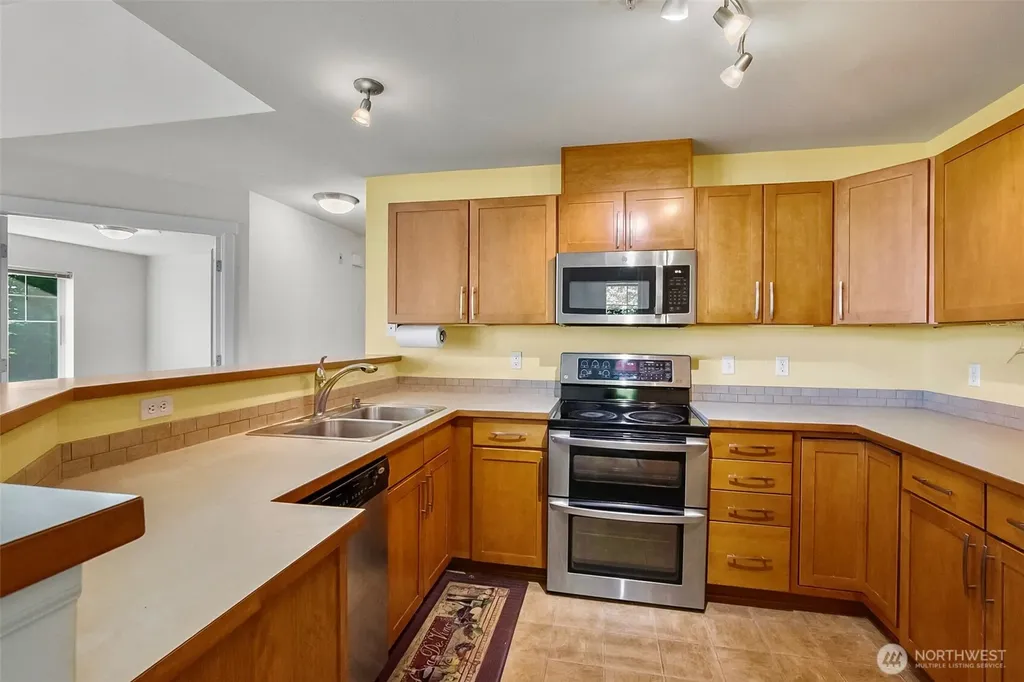 21250 40th Way S Seatac WA 98198