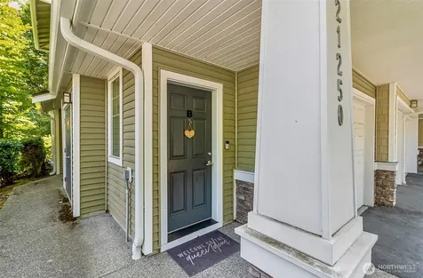 21250 40th Way S Seatac WA 98198