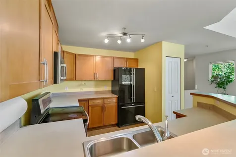 21250 40th Way S Seatac WA 98198