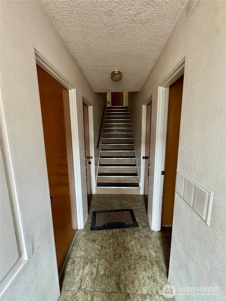 702 Main Mount Vernon WA 98273
