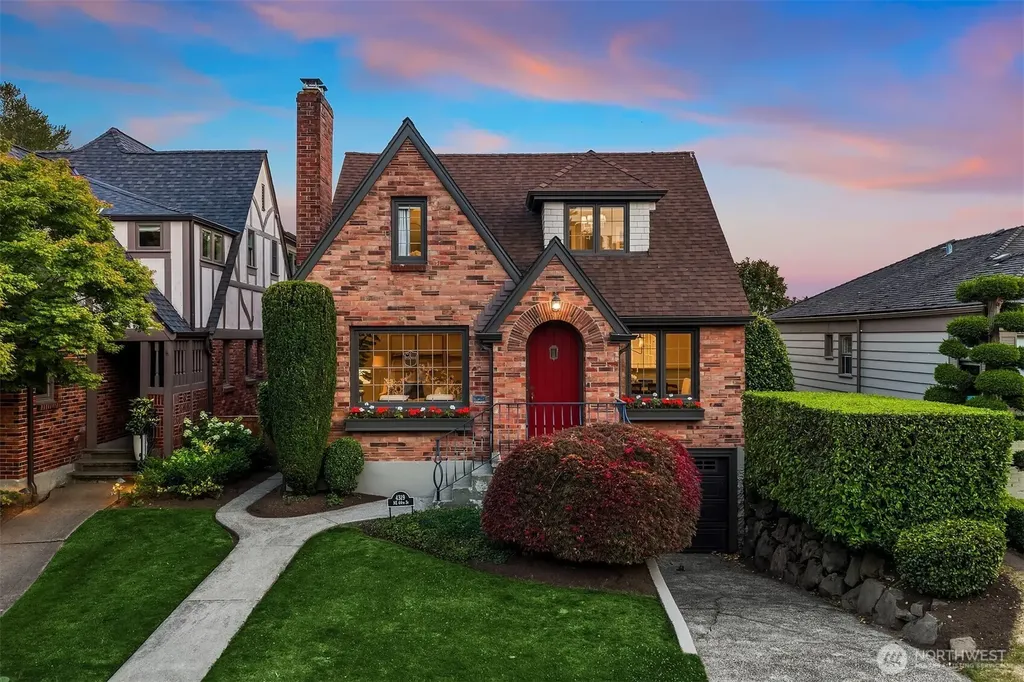 4319 NE 44th Street Seattle WA 98105