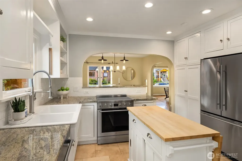 4319 NE 44th Street Seattle WA 98105